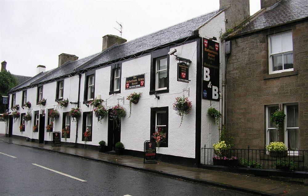 The Robertson Arms Hotel Carnwath Exteriör bild
